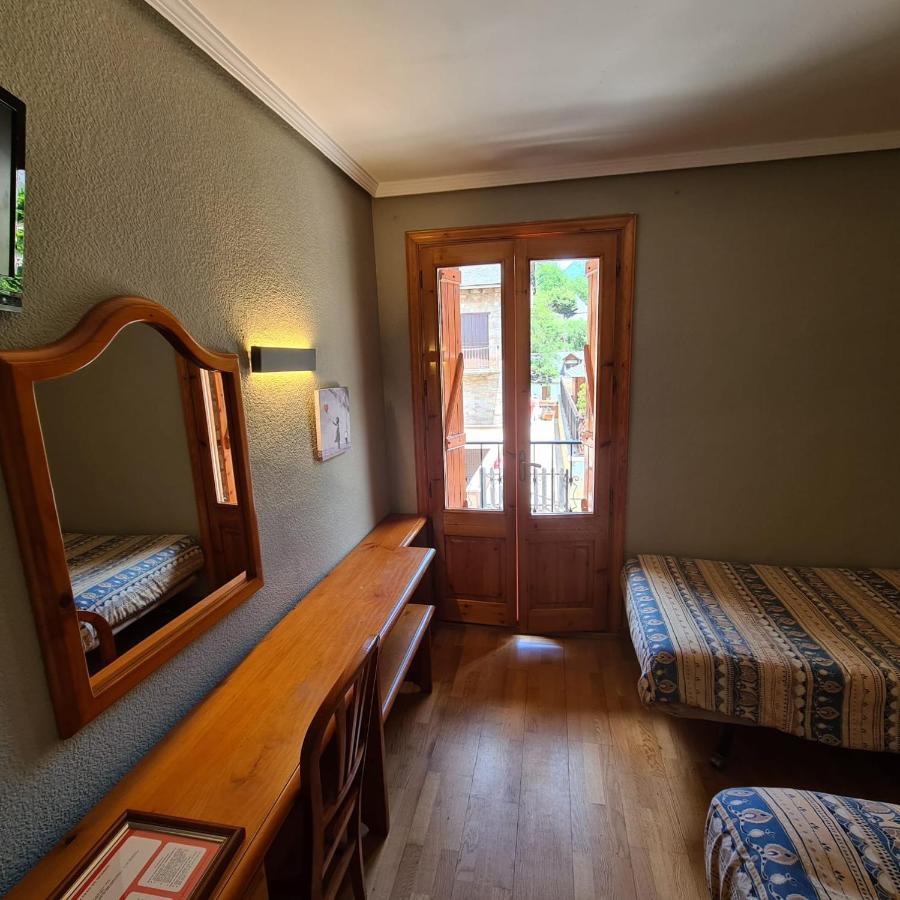 Hotel The Bossòst Zewnętrze zdjęcie
